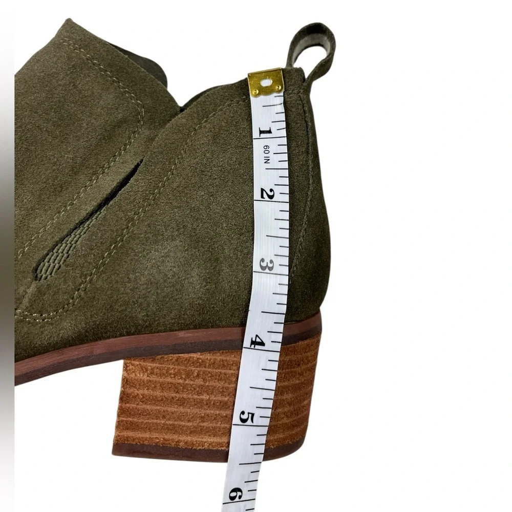 KORKS Olive Green Suede Ankle Booties Size 7 Small Flaws Cowgirl Cottagecore